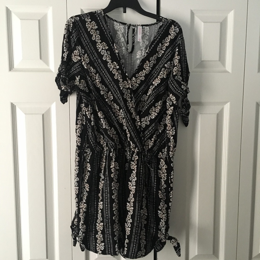 XHILARATION Black and White Floral Striped Romper